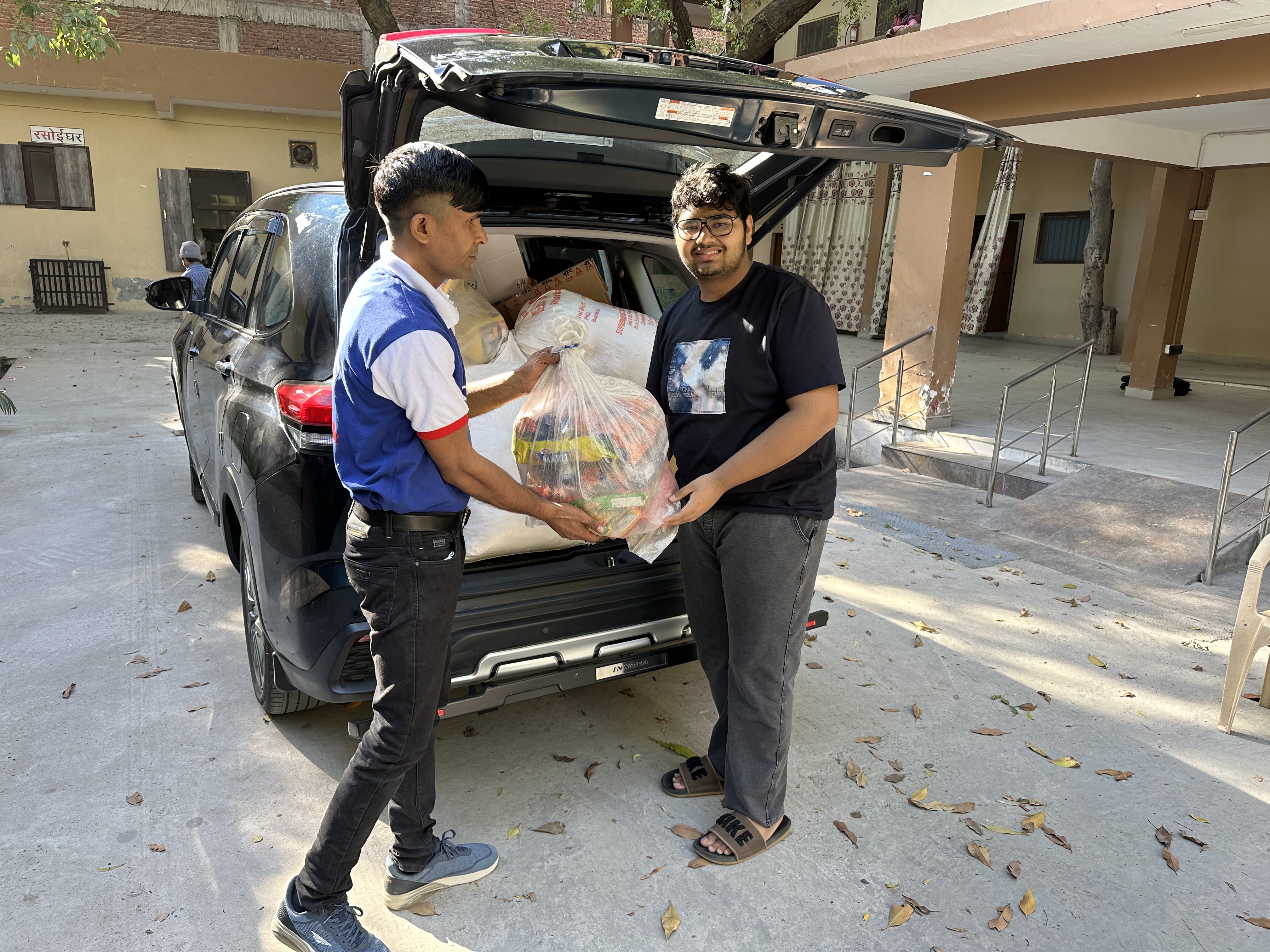 Ekaksh Goyal volunteering